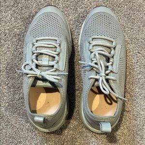 Gray Women’s Dr. Comfort Sneakers size 8.5 W